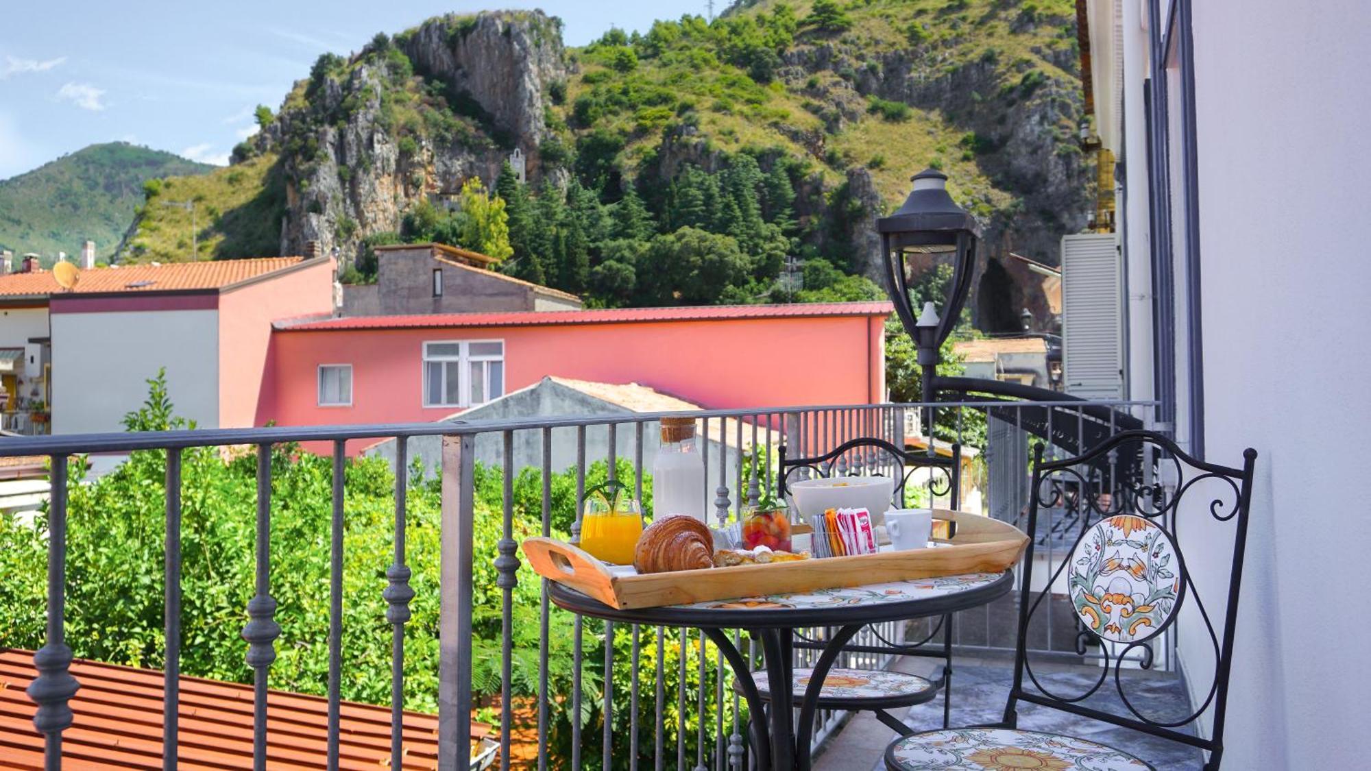 プラーイア・ア・マーレ Praja Vecchia Bed & Breakfast エクステリア 写真